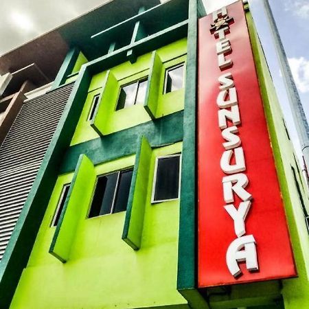 Hotel Sunsurya クラン エクステリア 写真