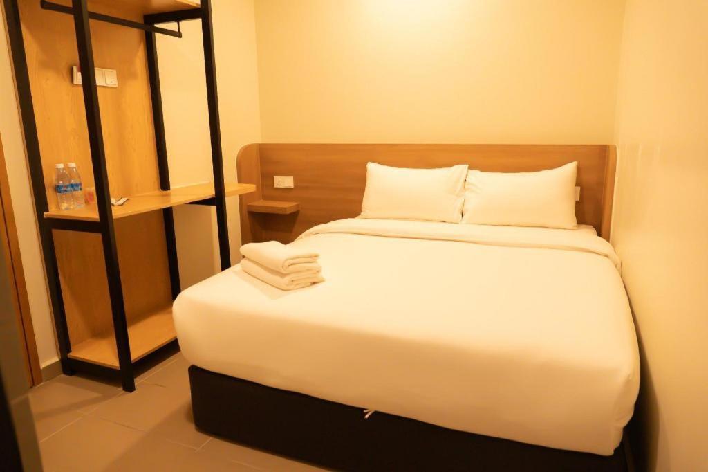 Hotel Sunsurya クラン エクステリア 写真