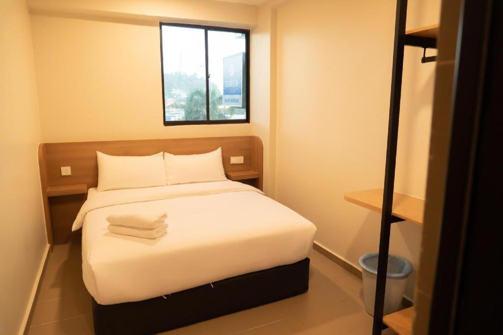 Hotel Sunsurya クラン エクステリア 写真