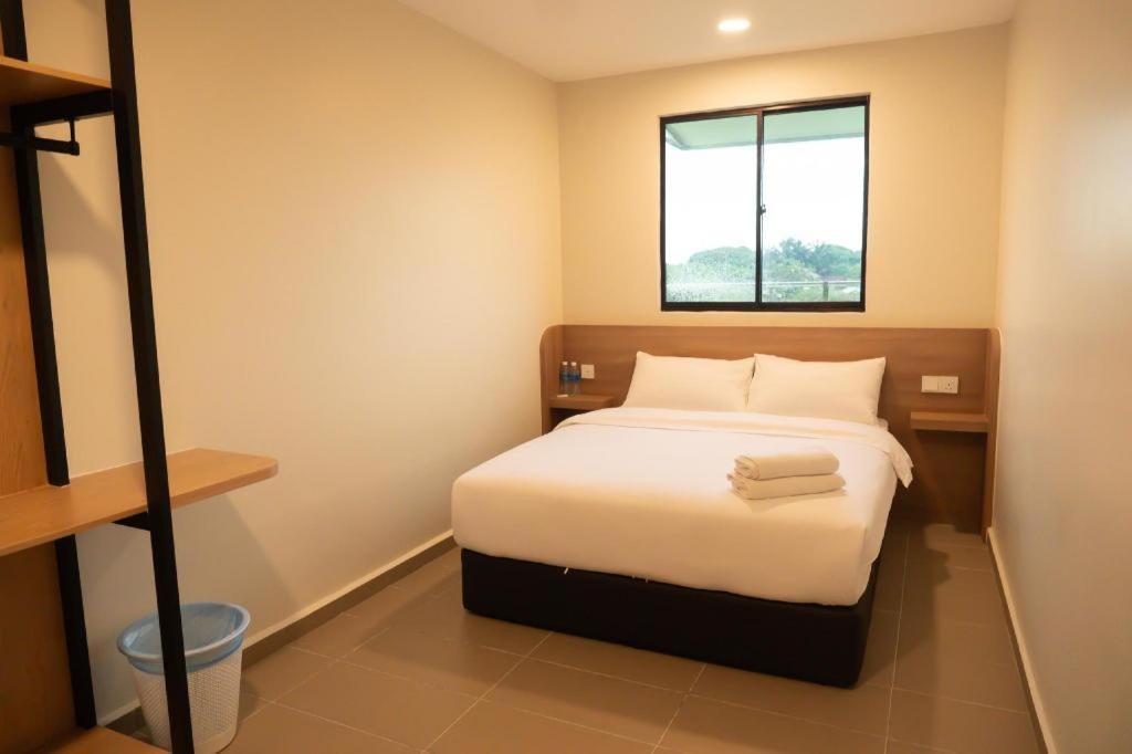 Hotel Sunsurya クラン エクステリア 写真