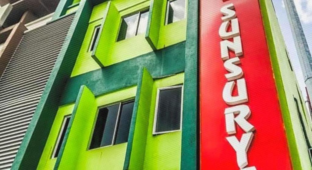 Hotel Sunsurya クラン エクステリア 写真