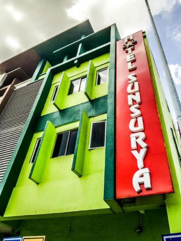 Hotel Sunsurya クラン エクステリア 写真