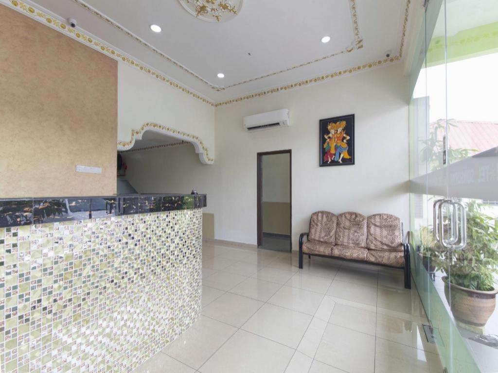 Hotel Sunsurya クラン エクステリア 写真